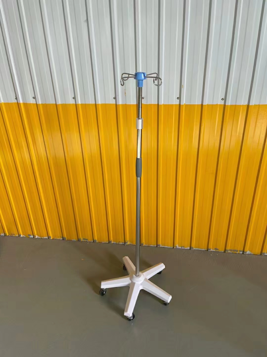 移動(dòng)輸液架1